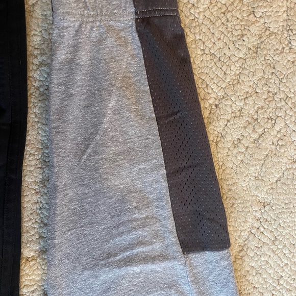 Set of 2 Joggers - Unisex SMALL ADIDAS Black/UNDER ARMOUR Grey - Picture 4 of 9